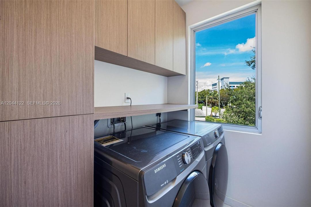 For Rent: $14,950 (3 beds, 3 baths, 3107 Square Feet)