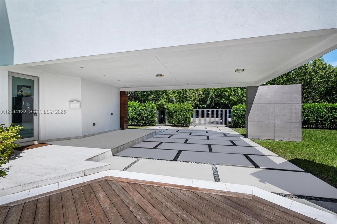 For Rent: $14,950 (3 beds, 3 baths, 3107 Square Feet)