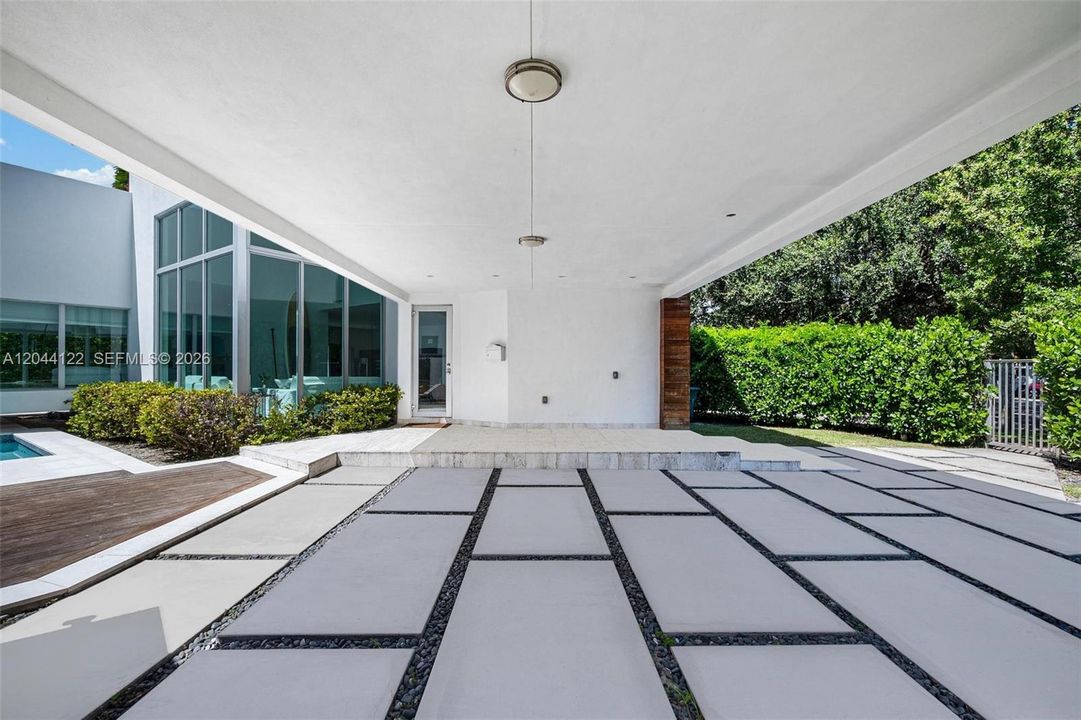 For Rent: $14,950 (3 beds, 3 baths, 3107 Square Feet)