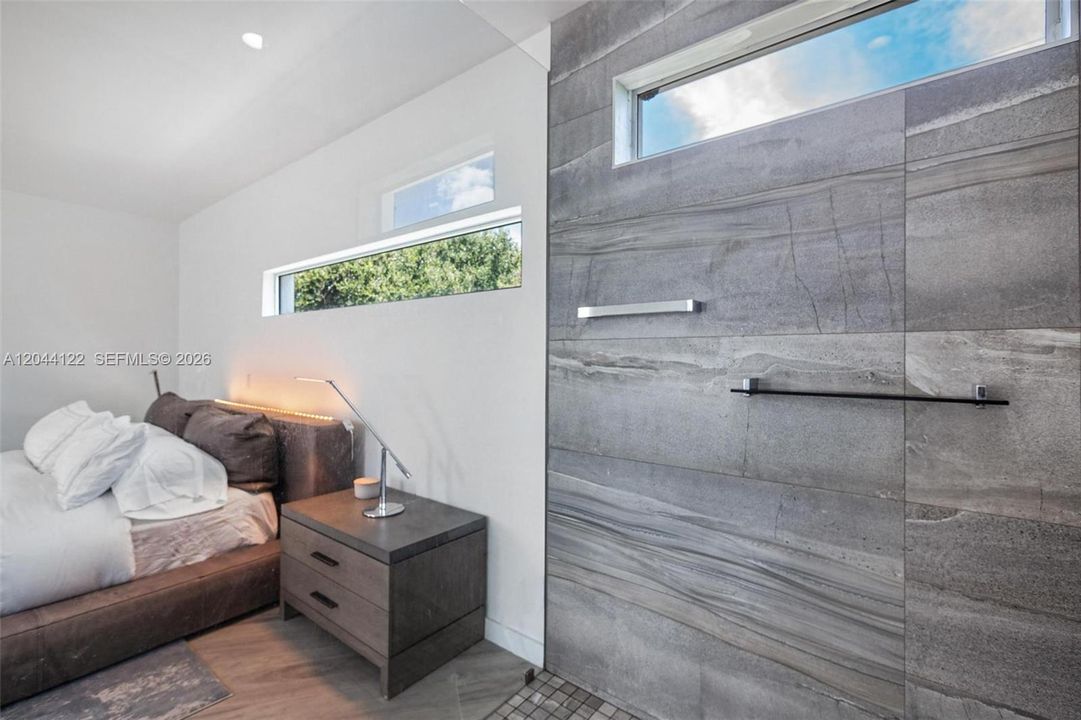 For Rent: $14,950 (3 beds, 3 baths, 3107 Square Feet)