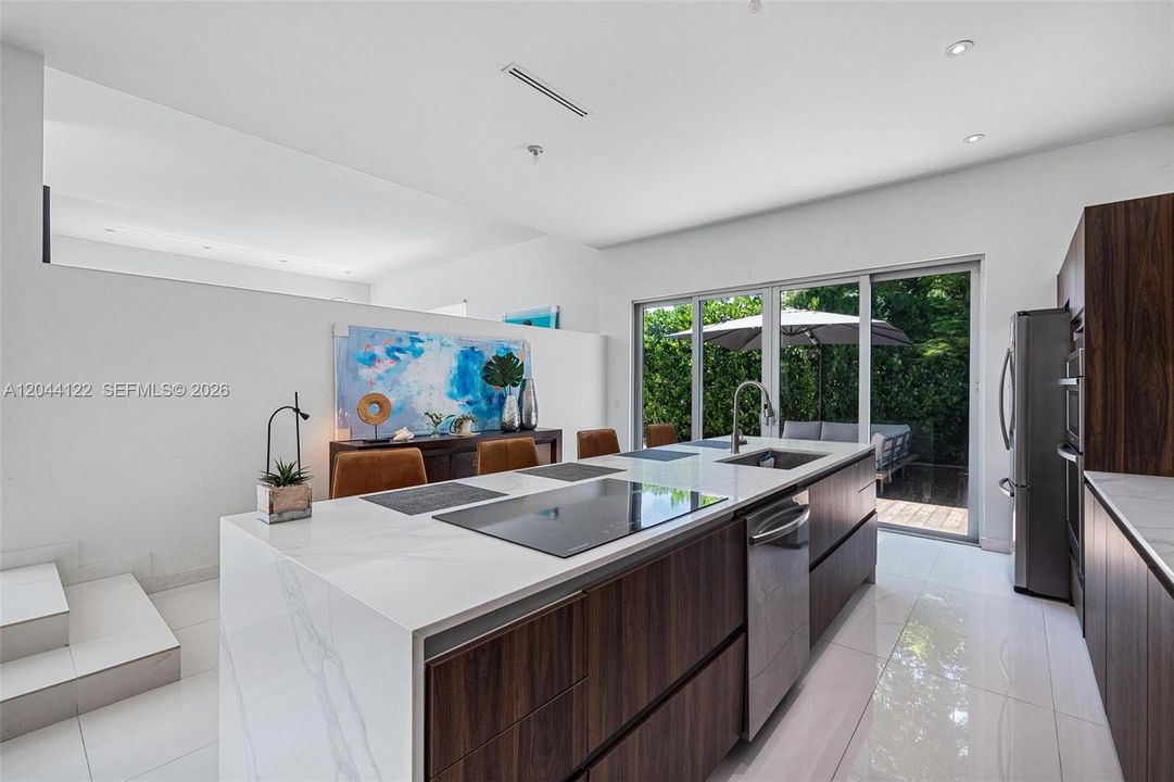 For Rent: $14,950 (3 beds, 3 baths, 3107 Square Feet)