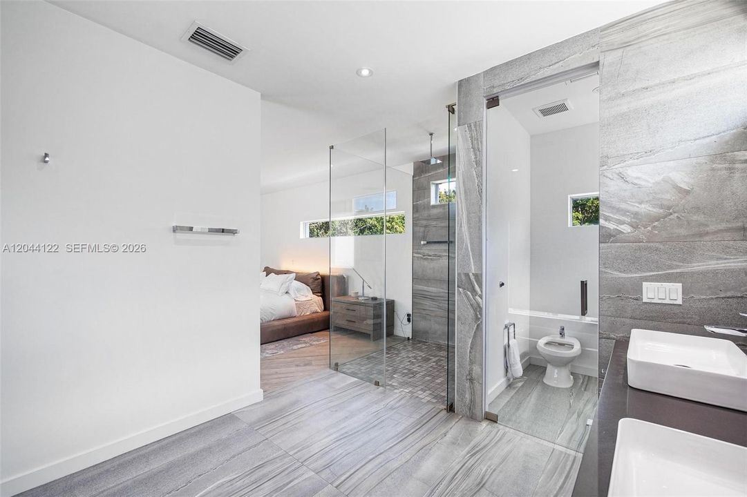 For Rent: $14,950 (3 beds, 3 baths, 3107 Square Feet)