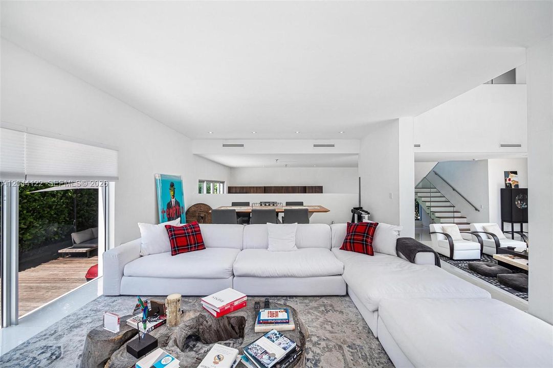For Rent: $14,950 (3 beds, 3 baths, 3107 Square Feet)