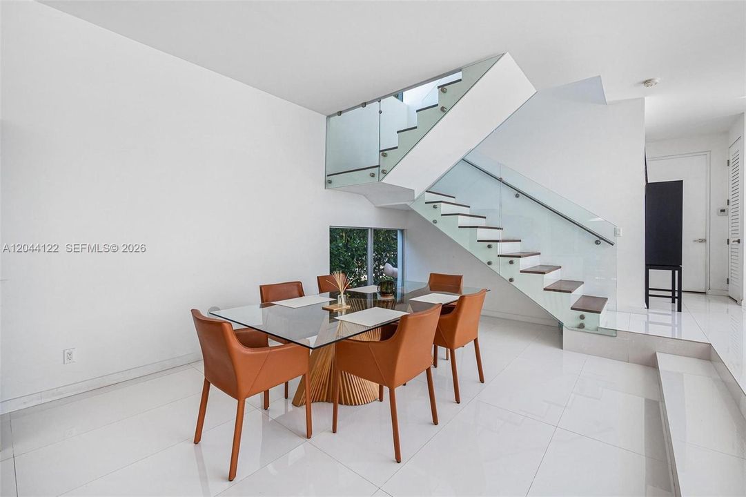 For Rent: $14,950 (3 beds, 3 baths, 3107 Square Feet)