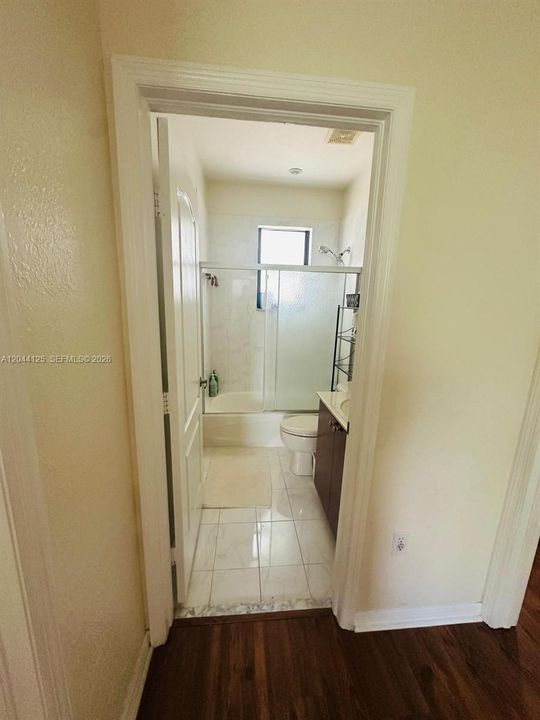 En Renta: $5,350 (3 camas, 2 baños, 1848 Pies cuadrados)