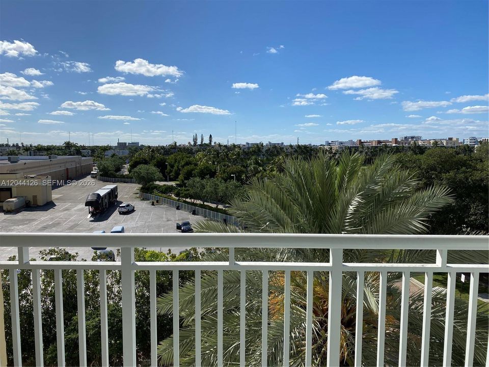 For Rent: $2,250 (1 beds, 1 baths, 915 Square Feet)