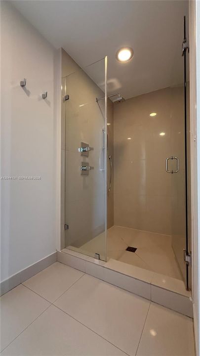 For Rent: $6,200 (3 beds, 3 baths, 1435 Square Feet)