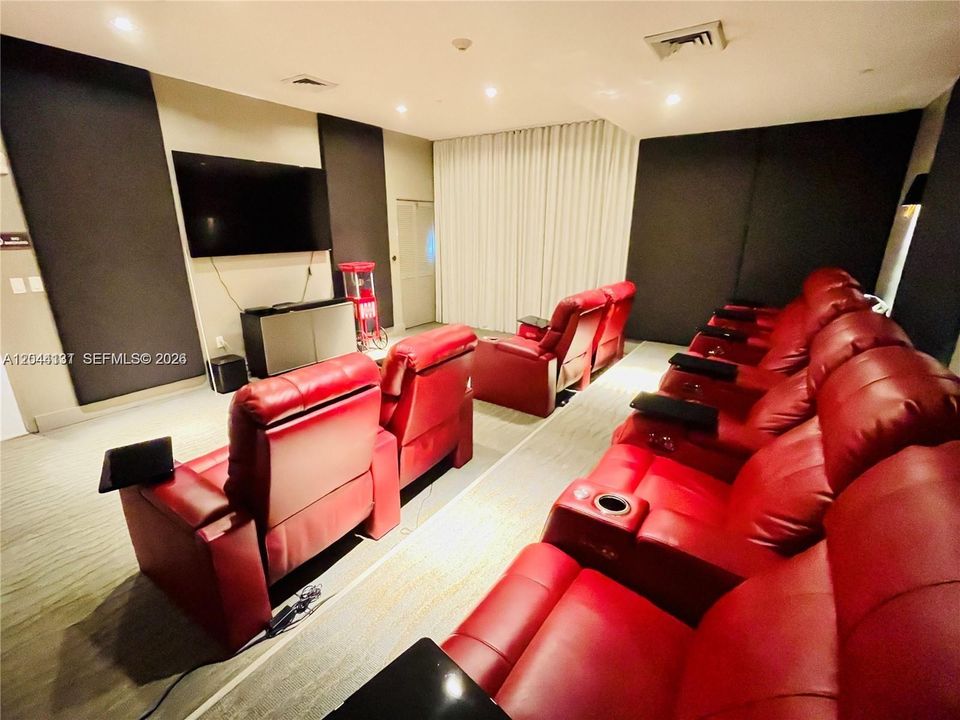 For Rent: $6,200 (3 beds, 3 baths, 1435 Square Feet)