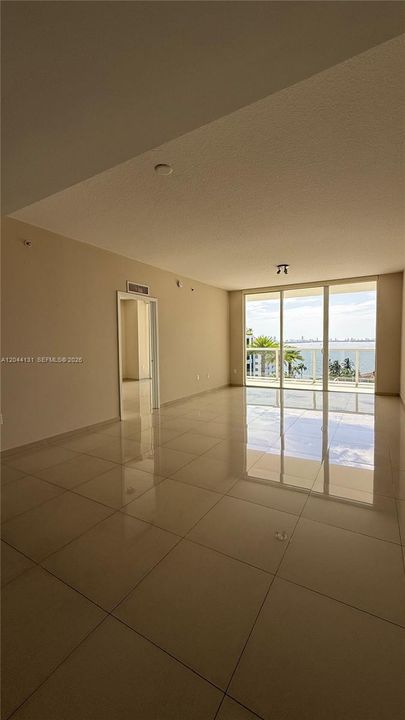 For Rent: $6,200 (3 beds, 3 baths, 1435 Square Feet)