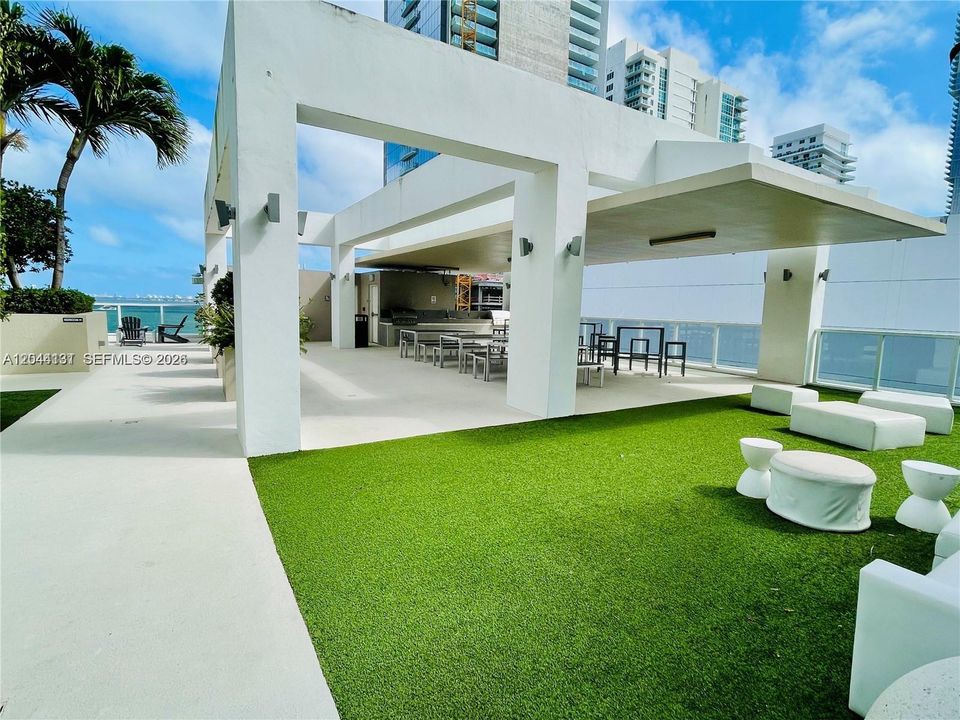 For Rent: $6,200 (3 beds, 3 baths, 1435 Square Feet)