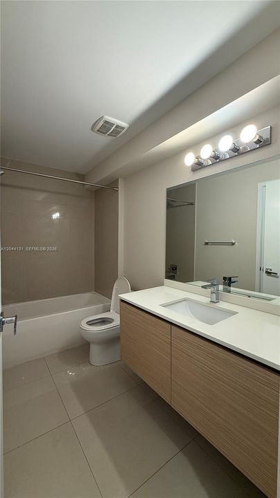 For Rent: $6,200 (3 beds, 3 baths, 1435 Square Feet)