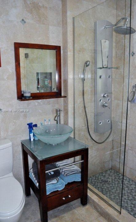 В аренду: $7,998 (3 спален, 2 ванн, 1885 Квадратных фут)