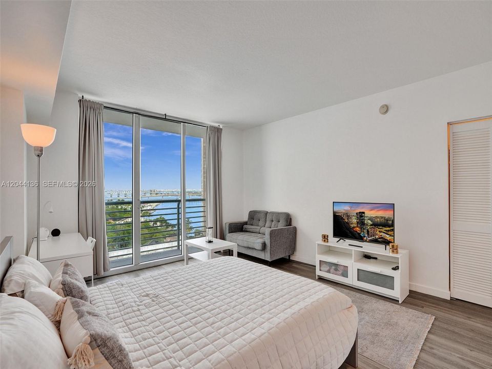 For Rent: $2,500 (0 beds, 1 baths, 507 Square Feet)