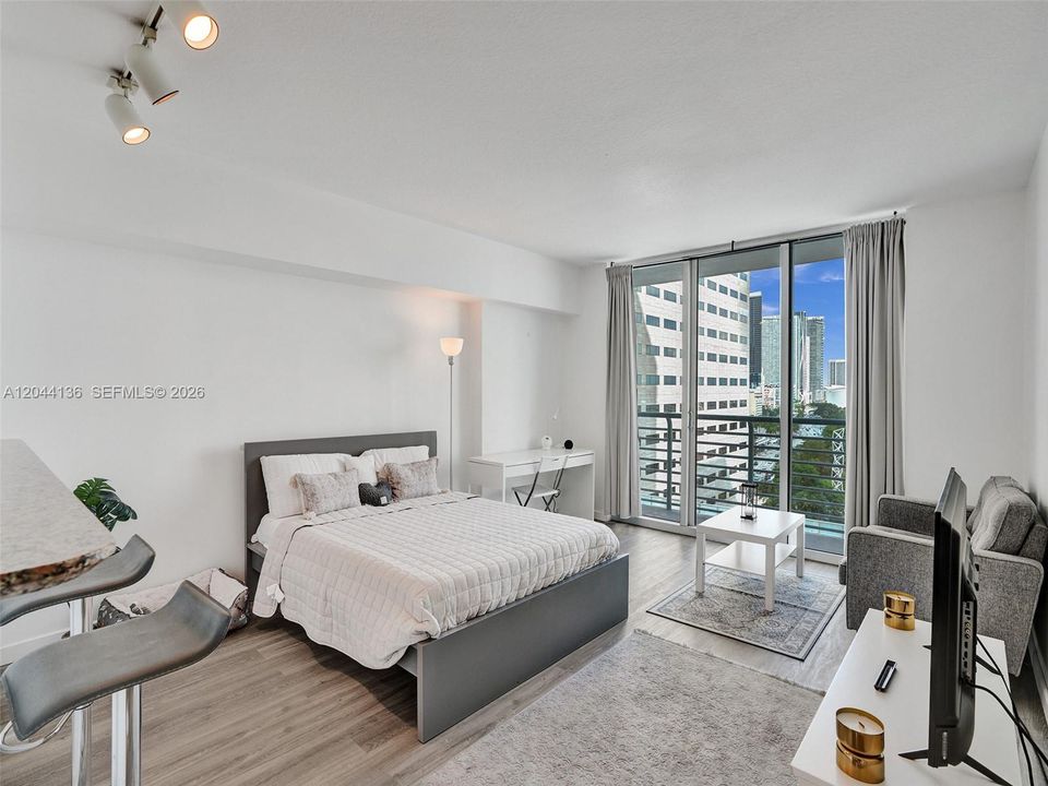 For Rent: $2,500 (0 beds, 1 baths, 507 Square Feet)