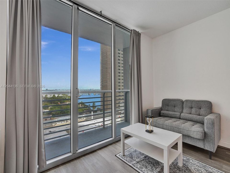 For Rent: $2,500 (0 beds, 1 baths, 507 Square Feet)