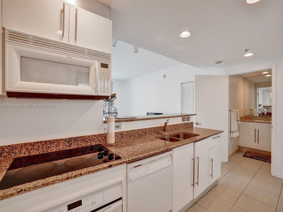 For Rent: $2,500 (0 beds, 1 baths, 507 Square Feet)