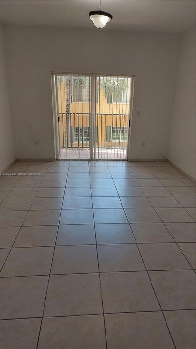 В аренду: $2,400 (2 спален, 2 ванн, 910 Квадратных фут)