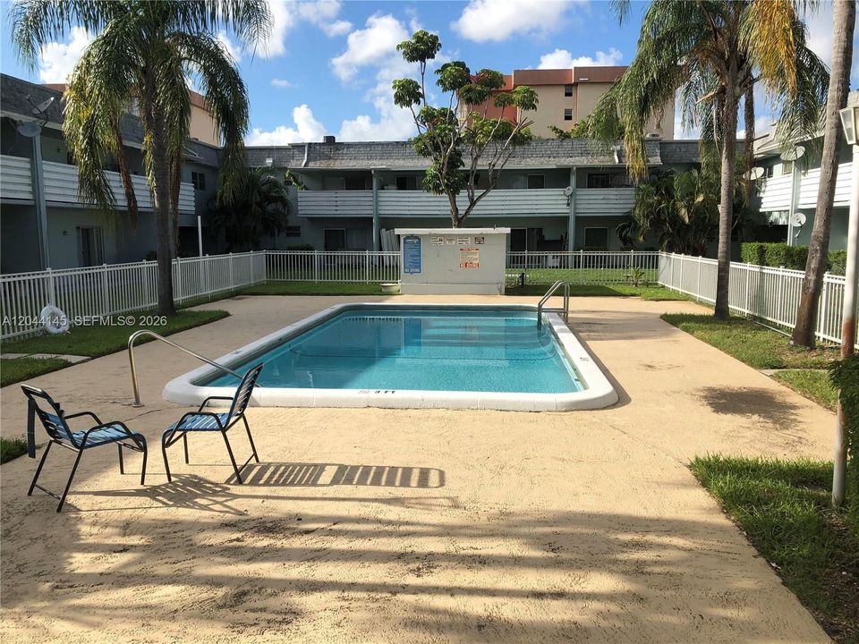 For Rent: $1,275 (0 beds, 1 baths, 410 Square Feet)