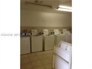 For Rent: $1,275 (0 beds, 1 baths, 410 Square Feet)