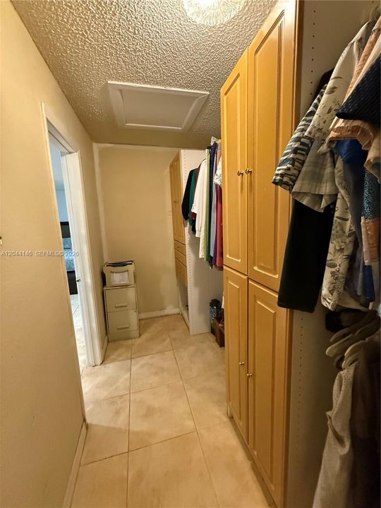 На продажу: $800,000 (4 спален, 2 ванн, 1840 Квадратных фут)