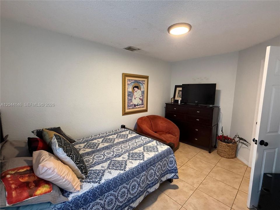 На продажу: $800,000 (4 спален, 2 ванн, 1840 Квадратных фут)