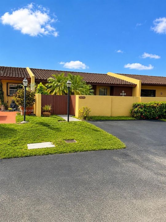 На продажу: $439,999 (3 спален, 2 ванн, 1124 Квадратных фут)