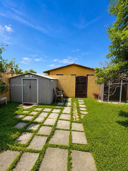 На продажу: $439,999 (3 спален, 2 ванн, 1124 Квадратных фут)