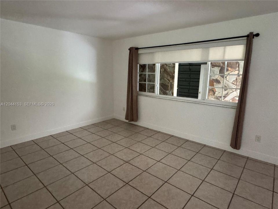 В аренду: $4,000 (2 спален, 2 ванн, 2412 Квадратных фут)