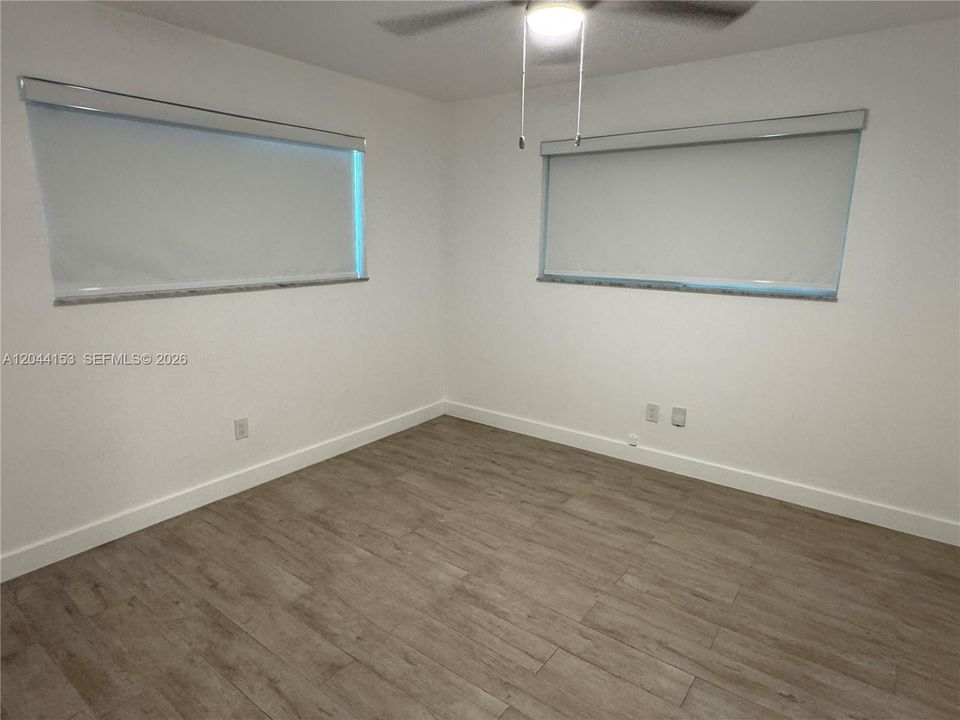 В аренду: $4,000 (2 спален, 2 ванн, 2412 Квадратных фут)