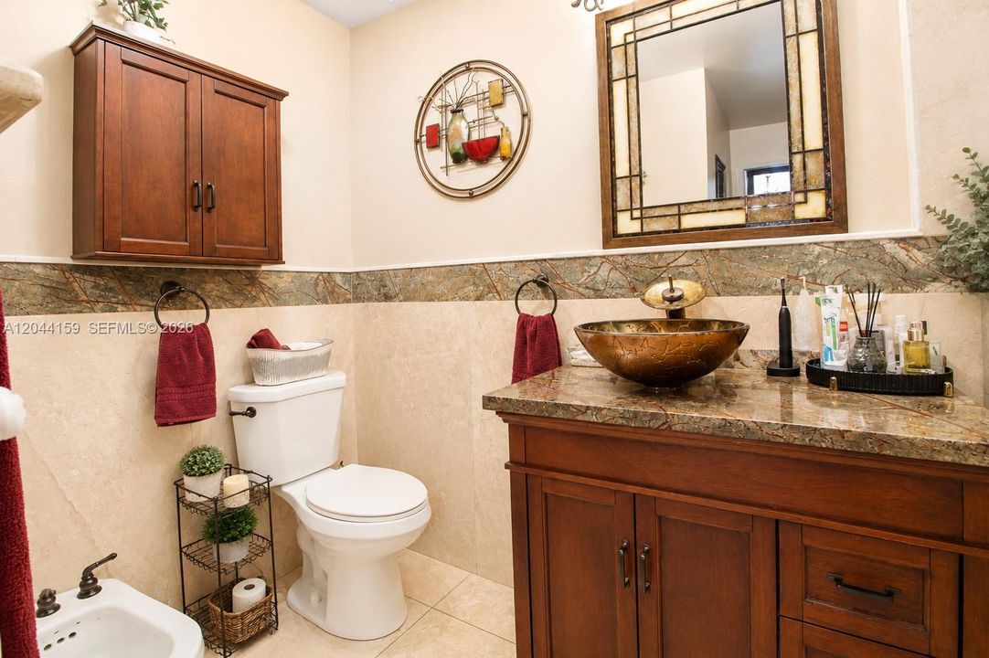 MAIN BATHROOM