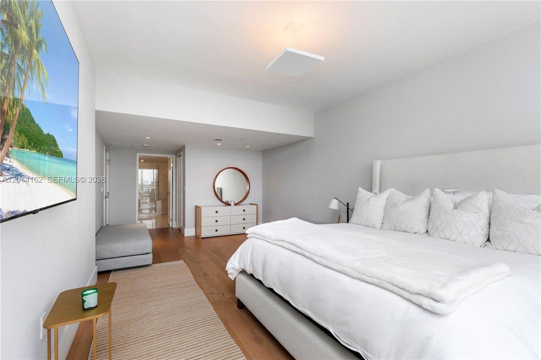 For Sale: $1,999,999 (3 beds, 3 baths, 1834 Square Feet)