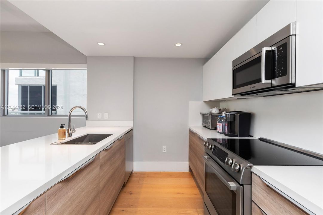 For Sale: $1,999,999 (3 beds, 3 baths, 1834 Square Feet)