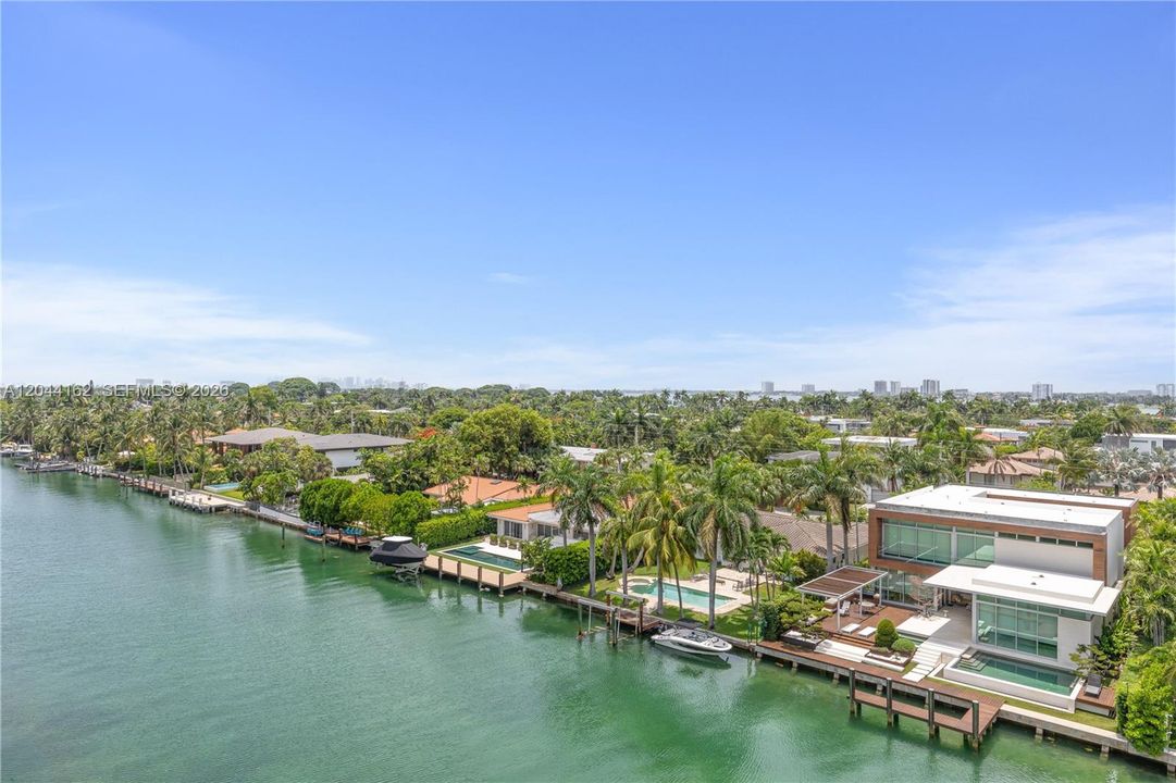 For Sale: $1,999,999 (3 beds, 3 baths, 1834 Square Feet)