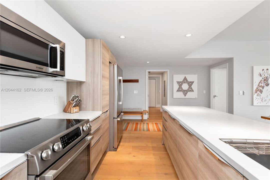 For Sale: $1,999,999 (3 beds, 3 baths, 1834 Square Feet)