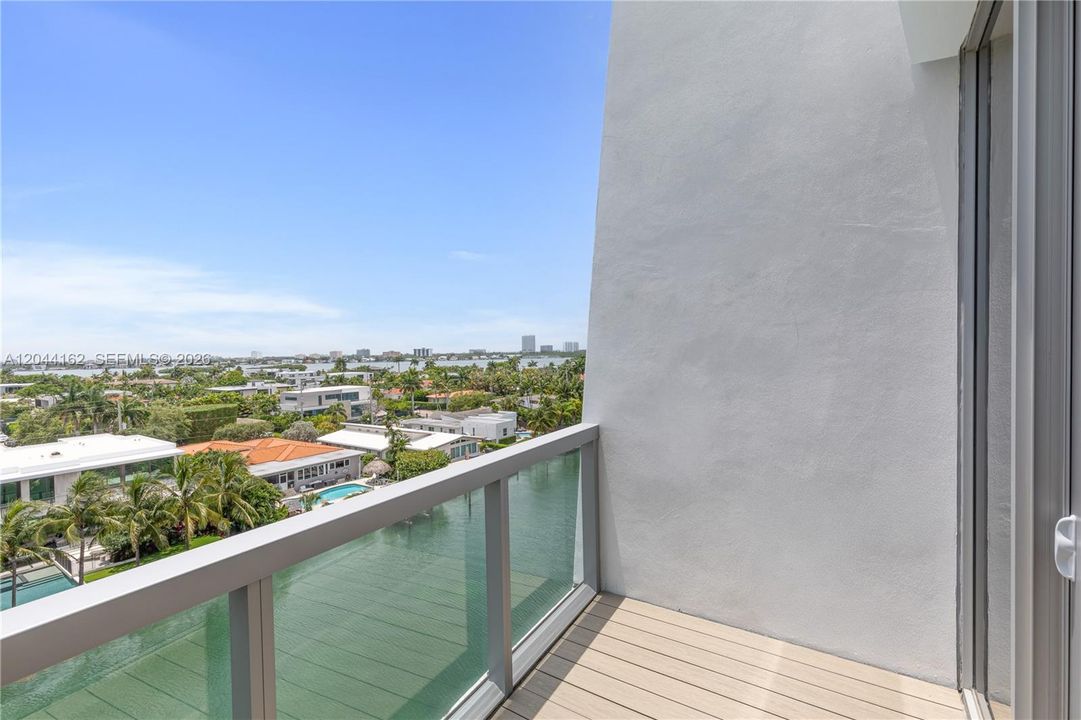 For Sale: $1,999,999 (3 beds, 3 baths, 1834 Square Feet)