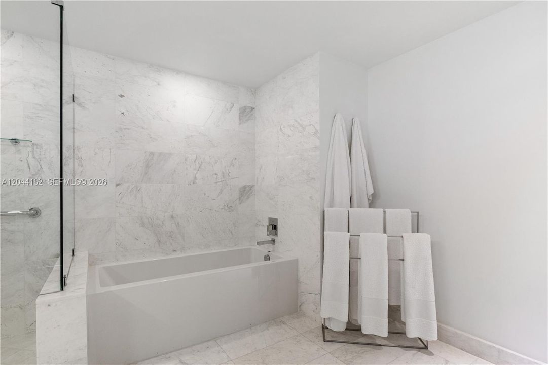 For Sale: $1,999,999 (3 beds, 3 baths, 1834 Square Feet)