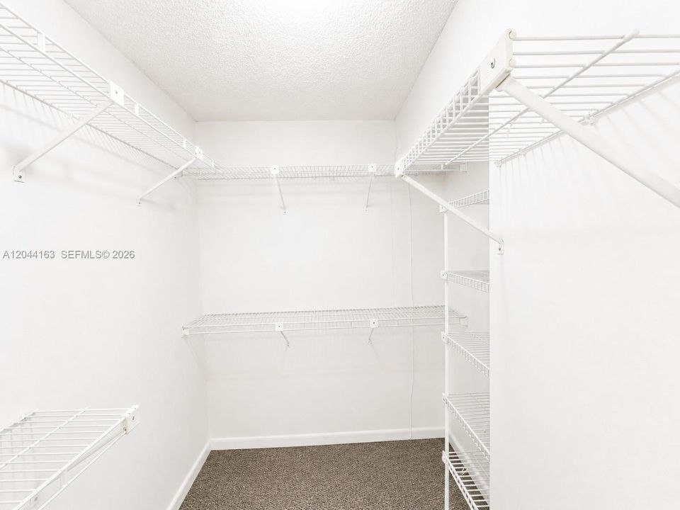 For Rent: $2,750 (2 beds, 2 baths, 1008 Square Feet)