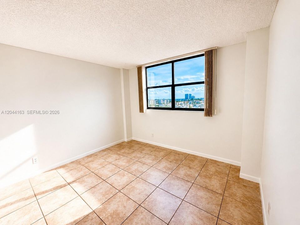 For Rent: $2,750 (2 beds, 2 baths, 1008 Square Feet)
