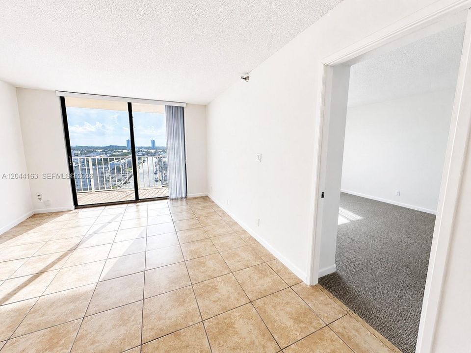 For Rent: $2,750 (2 beds, 2 baths, 1008 Square Feet)