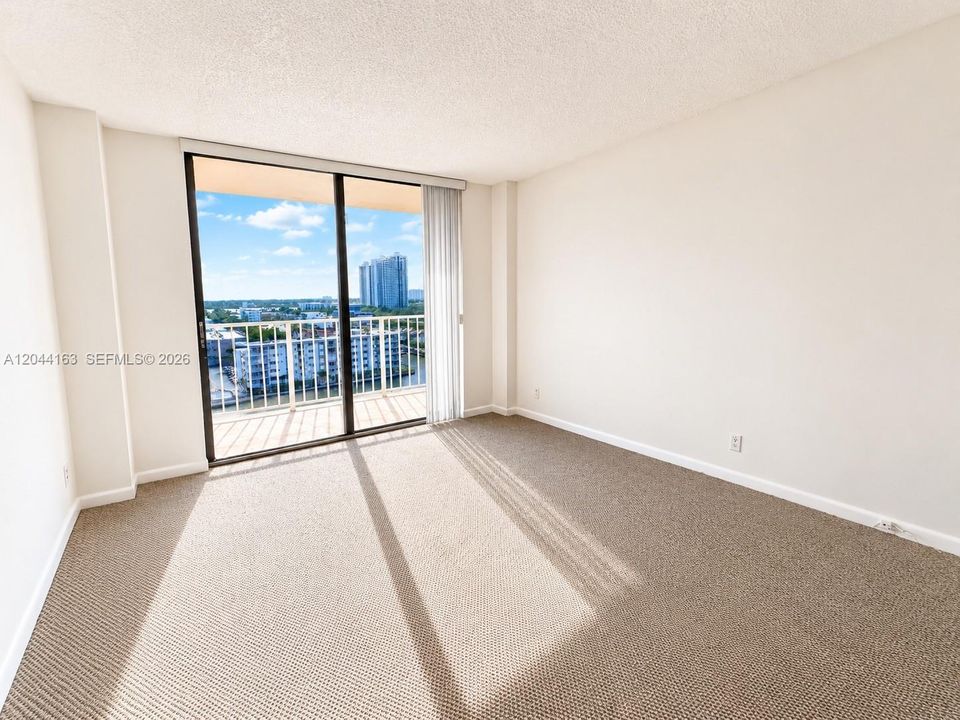 For Rent: $2,750 (2 beds, 2 baths, 1008 Square Feet)