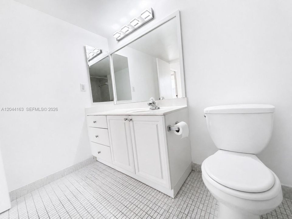 For Rent: $2,750 (2 beds, 2 baths, 1008 Square Feet)