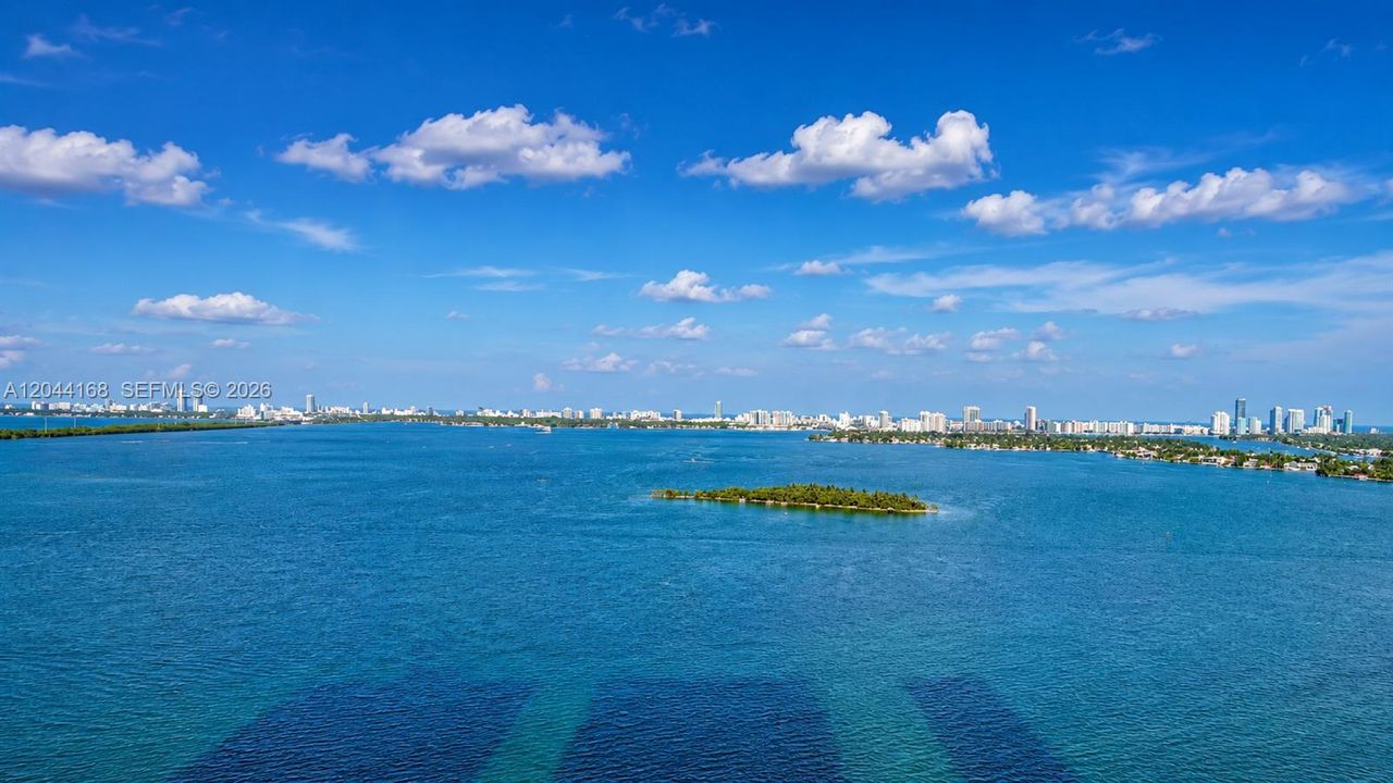 For Sale: $1,450,000 (1 beds, 2 baths, 966 Square Feet)