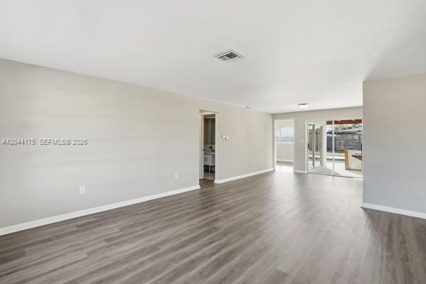 На продажу: $295,900 (2 спален, 2 ванн, 0 Квадратных фут)