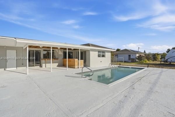 На продажу: $295,900 (2 спален, 2 ванн, 0 Квадратных фут)