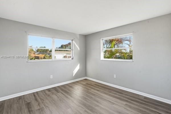 На продажу: $295,900 (2 спален, 2 ванн, 0 Квадратных фут)
