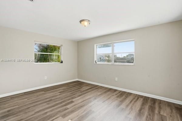На продажу: $295,900 (2 спален, 2 ванн, 0 Квадратных фут)