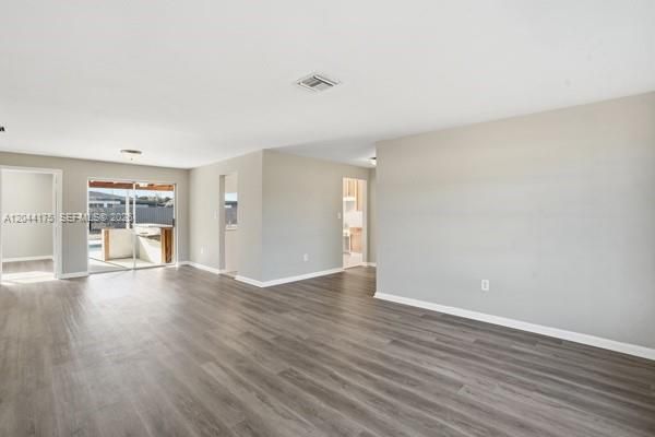 На продажу: $295,900 (2 спален, 2 ванн, 0 Квадратных фут)
