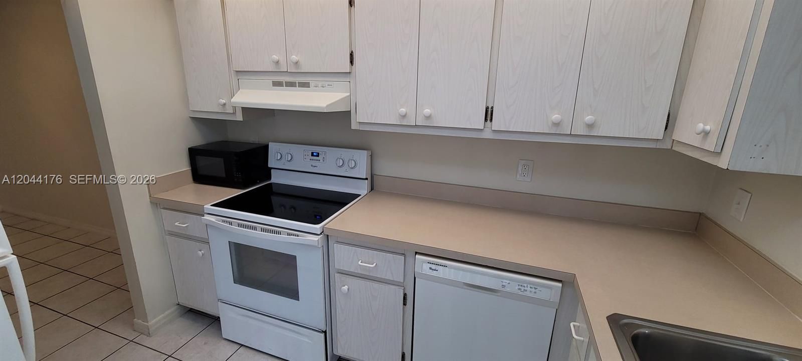 En Venta: $299,000 (2 camas, 2 baños, 1063 Pies cuadrados)