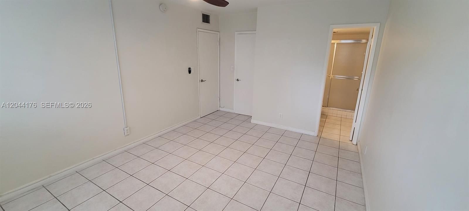 En Venta: $299,000 (2 camas, 2 baños, 1063 Pies cuadrados)