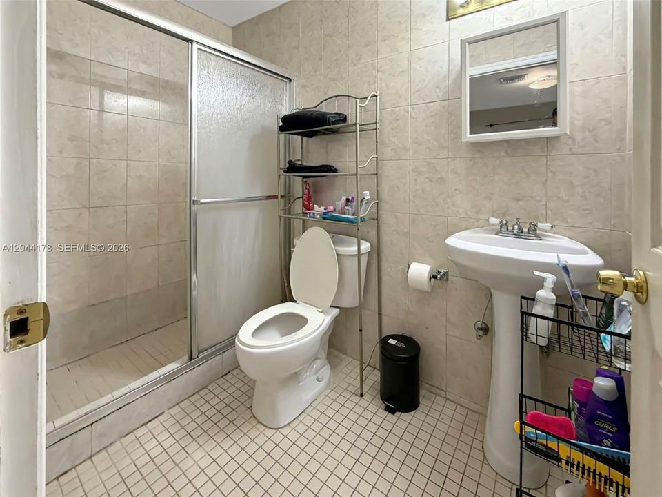 На продажу: $425,000 (4 спален, 2 ванн, 1680 Квадратных фут)